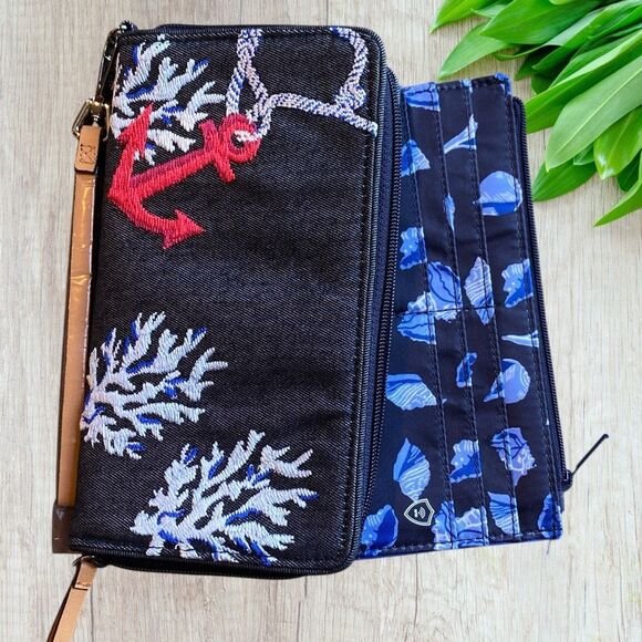VERA BRADLEY RFID Blue Denim Beach Wristlet Wallet Shore Thing - Picture 3 of 11